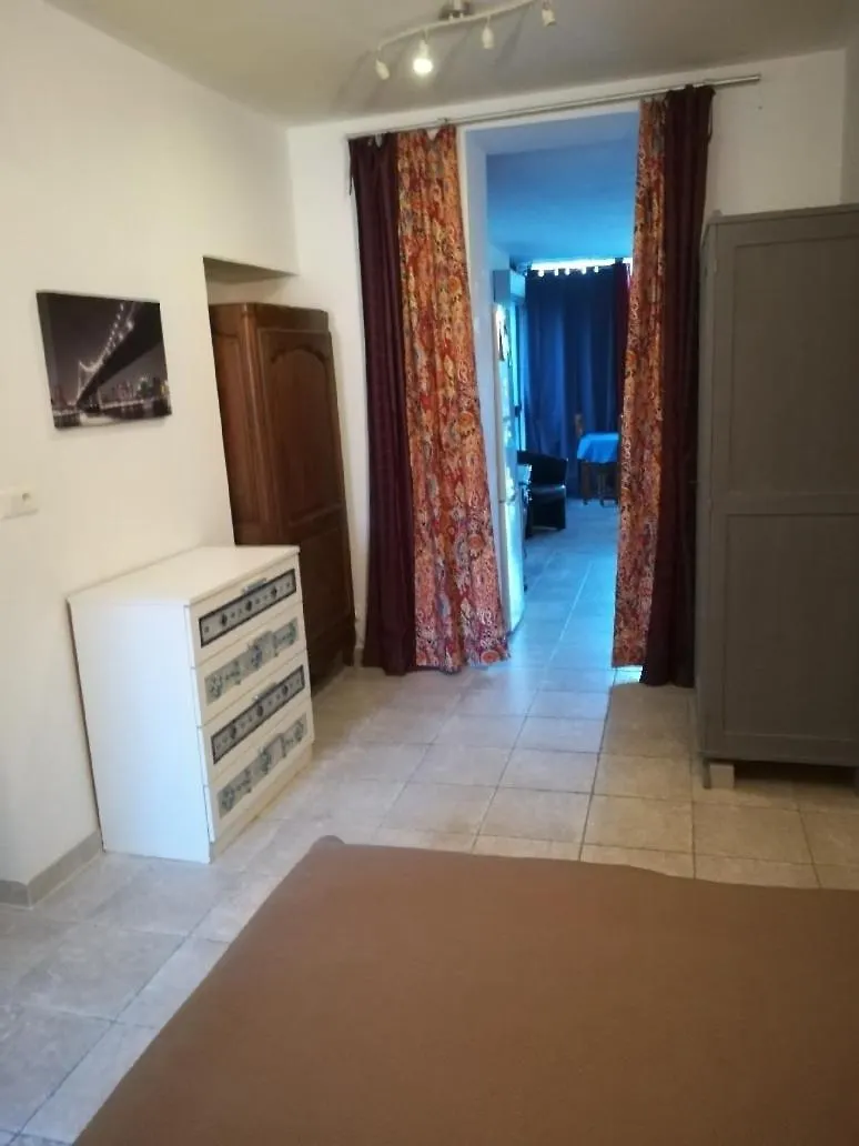 אביניון Maison Separee En Deux Appartements Distincts בית נופש